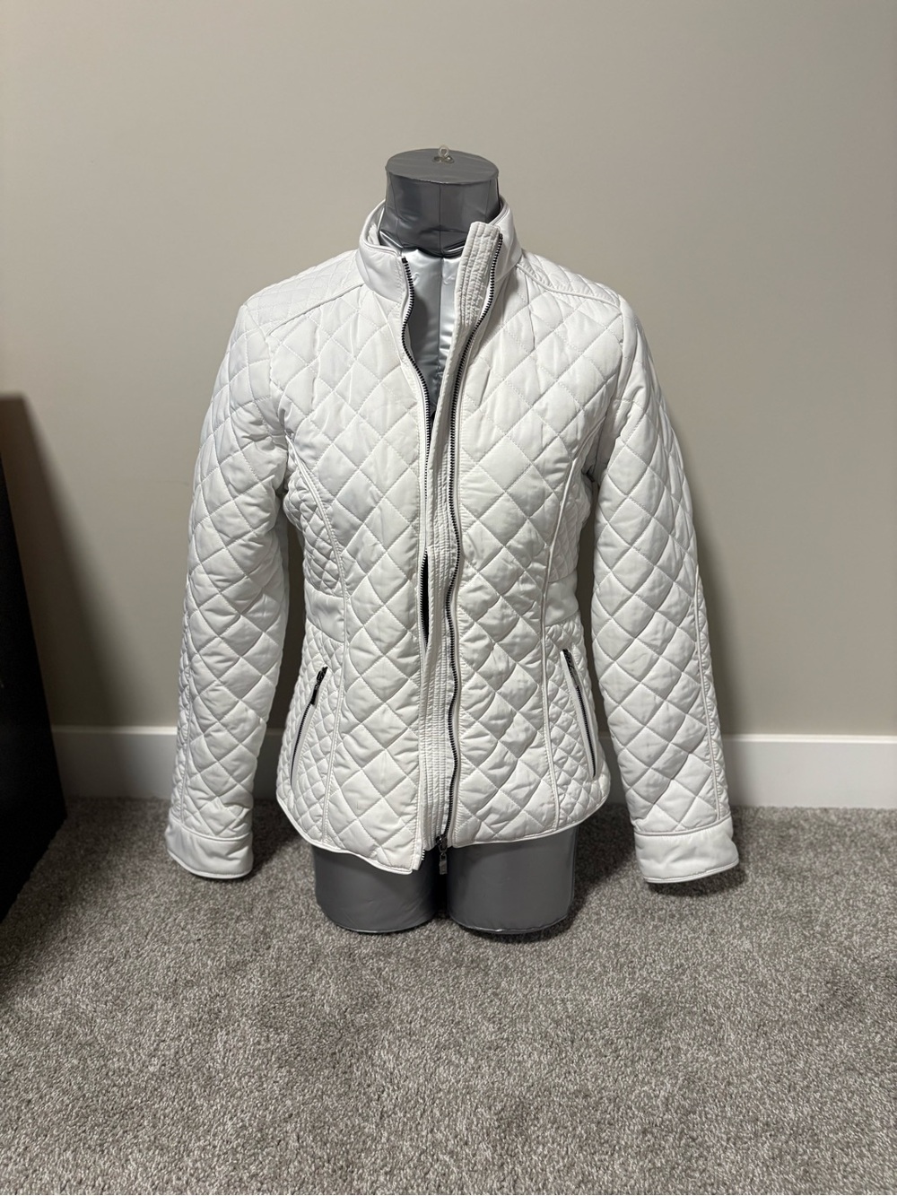 BNWT Quilted White Women's Jacket - Classic Lightweight Coat